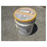 BUCKET ORGANIZER WITH HARDWARE
