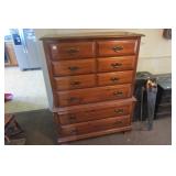 YOUNG & HINKLE CHEST OF DRAWERS