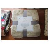 NEW PLUSH TWIN BLANKET