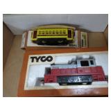 TYCO 'H O' ENGINE & CARS