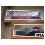 TYCO 'H O' TRAIN CARS
