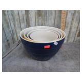4 NESTING POTTERY MIXING BOWLS
