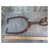 VINTAGE ICE TONGS