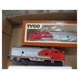 TYCO 'H O' TRAIN ENGINE & CABOOSES