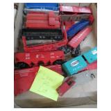 LIONEL 'H O' TRAIN CARS