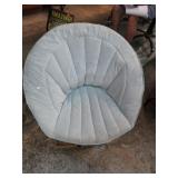 FOLDING SAUCER CHAIR