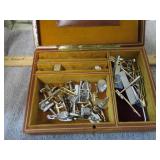 JEWELRY BOX W/ RING, CUFF LINKS & TIE CLIP / PINS