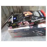 1:24 DIECAST EARNHARDT #3 2000 MONTE CARLO