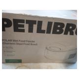 (NIB) POLAR WET PET  FOOD FEEDER