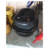 ENAMELWARE ROASTING PAN