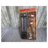 INDOOR / OUTDOOR THERMOMETER