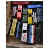 "H O" MODEL TRAIN CARS