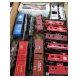 "H O" MODEL TRAIN CARS