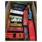 "H O" MODEL TRAIN CARS