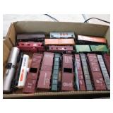 "H O" MODEL TRAIN CARS