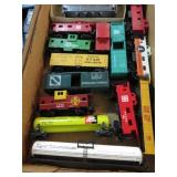 "H O" MODEL TRAIN CARS