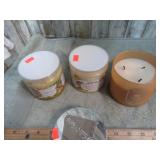 SCENTED CANDLE & BODY SCRUB