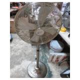 FLOOR FAN
