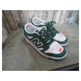 NEW BALANCE SHOES -- 10
