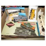 "H O" MODEL TRAIN CARS