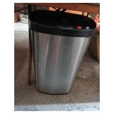 AUTO OPENING TRASH CAN