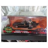 BATMAN BATMOBILE & FIGURE