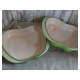 2-- FE CREUSET APPLE PIE PANS