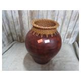 POTTERY VASE / PLANTER
