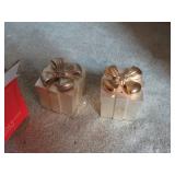 SALT & PEPPER PRESENT SHAKERS