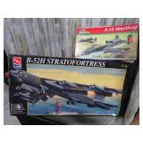 B-52H & A-10 AIRPLANE MODELS