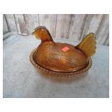 AMBER GLASS HEN ON NEST DISH