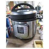 INSTANT POT COOKER