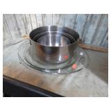 MIXING BOWLS & PIE PLATE