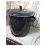 ENAMELWARE STEAMER POT