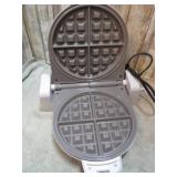 BELGIAN WAFFLE MAKER