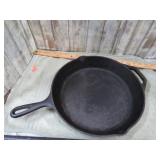 LODGE 12" CAST IRON SKILLET