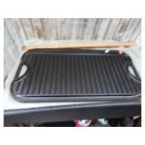 LODGE REVERSIBLE CAST IRON GRIDDLE / GRILL
