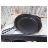 LODGE 12" CAST IRON SKILLET
