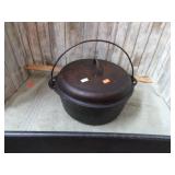 GRISWOLD #8 CAST IRON DUTCH OVEN