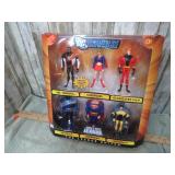 DC UNIVERS FIGURES SET