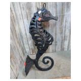 METAL SEAHORSE TEALIGHT HOLDER