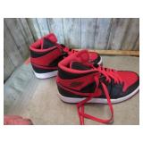 AIR JORDAN SHOES -- 7.5