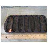 CAST IRON CORN BREAN PAN