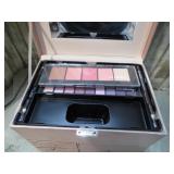 MAKE-UP SET