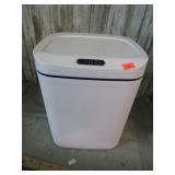 TOUCHLESS TRASH CAN