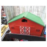 TOY FARM BARN