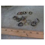 ASSORTED RINGS