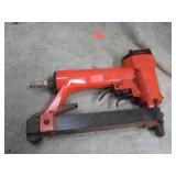 PNEUMATIC BRAD NAILER