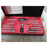 CRAFTSMAN THREADING TAP & DIE SET