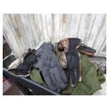 WINTER GLOVES, CAMO SCREEN & BAG